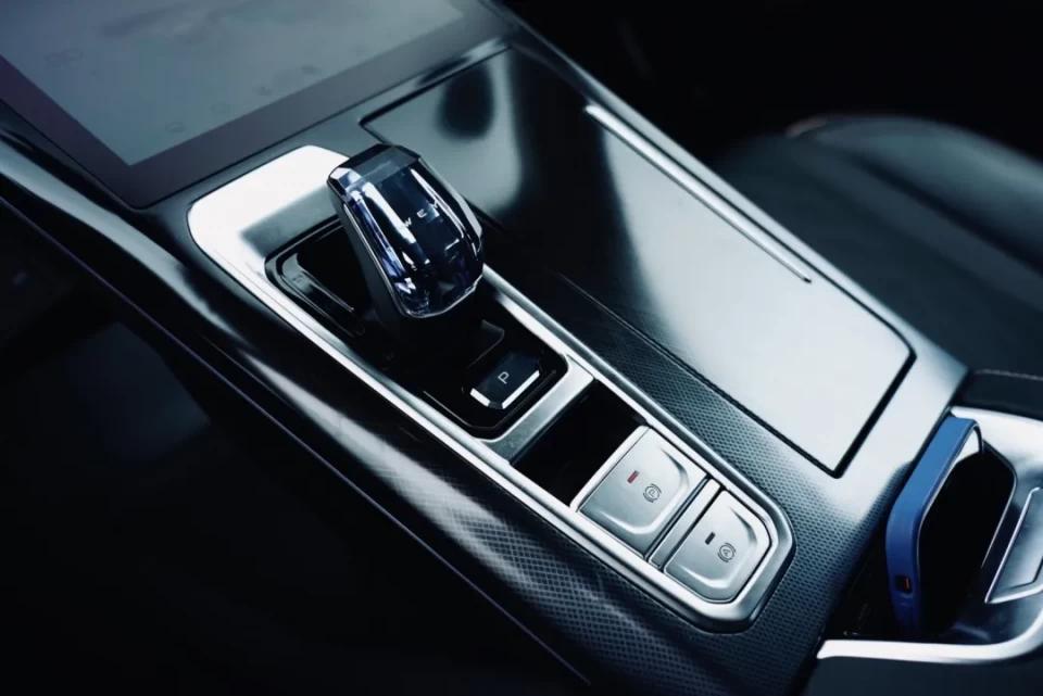 试驾摩卡视频,燃油版摩卡测评