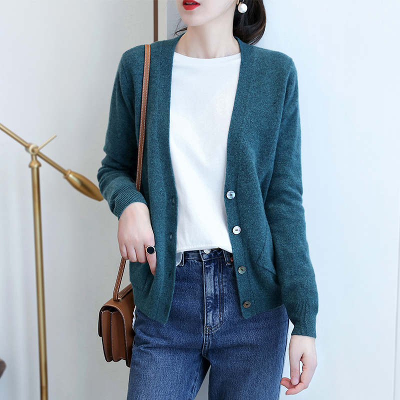 秋天薄款针织小开衫,初秋必备的针织开衫