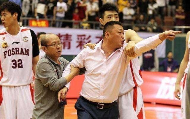 刘宏疆缘何记恨北京？马布里摧毁*东王广**朝怒斥老马是国际流氓