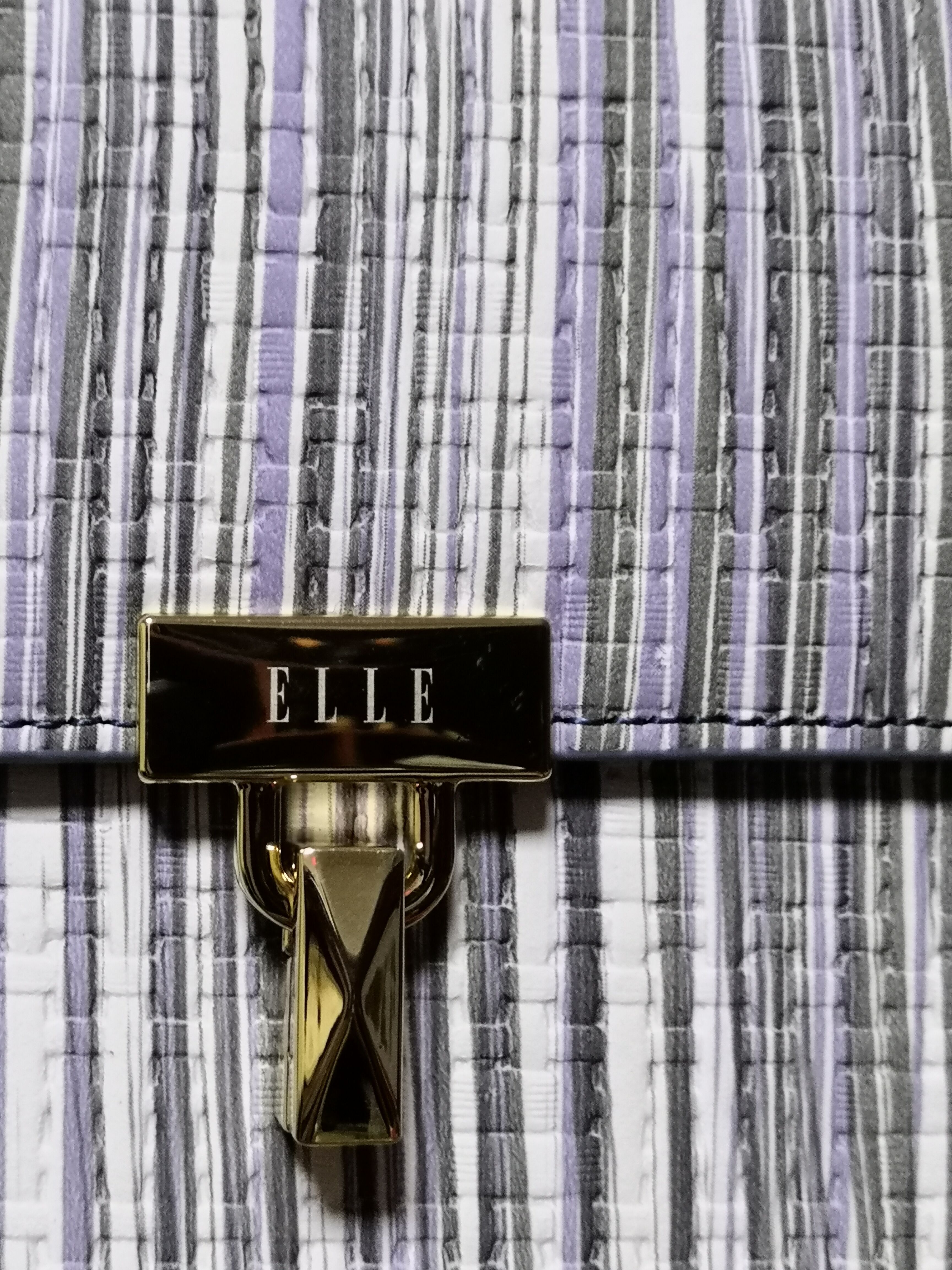 elle粉色包包搭配,elle包包怎么便宜了