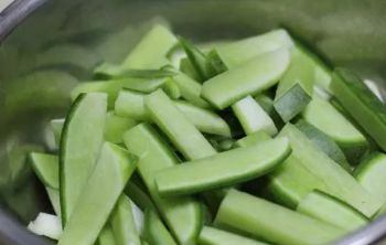 冬吃萝卜夏吃姜萝卜的神仙吃法,怎么腌萝卜咸菜清脆爽口