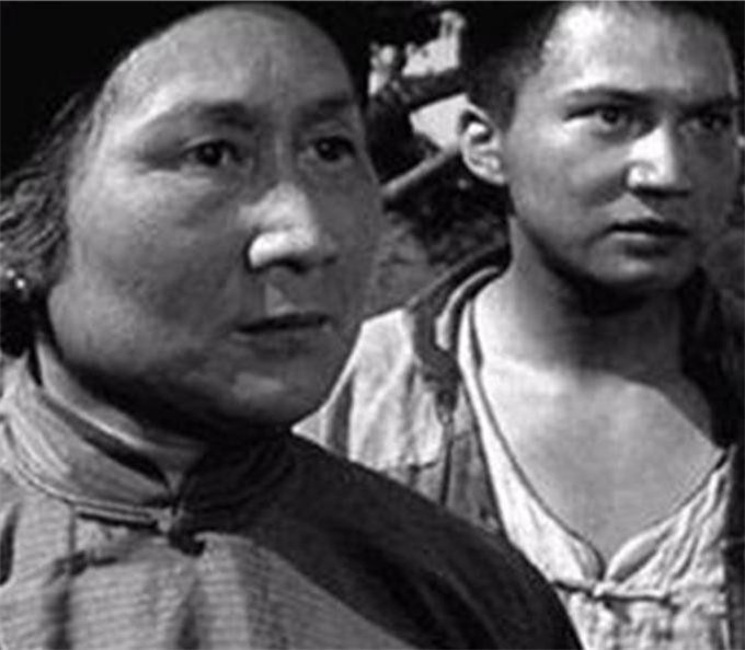 双枪老太婆结局如何？周总理希望刀下留人，毛主席嘱托善待其家属