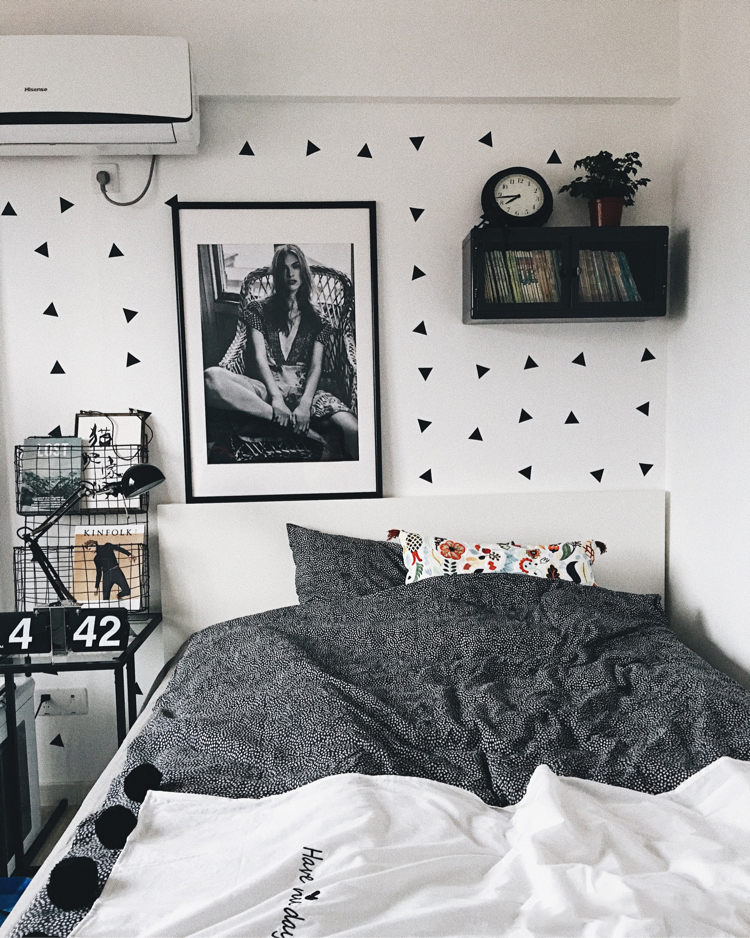 只塞得下床的小卧室，照样改成收纳大胃王