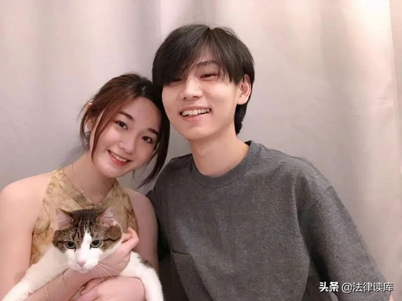 一个反击猥琐男同学的女孩，与她清新的勇气