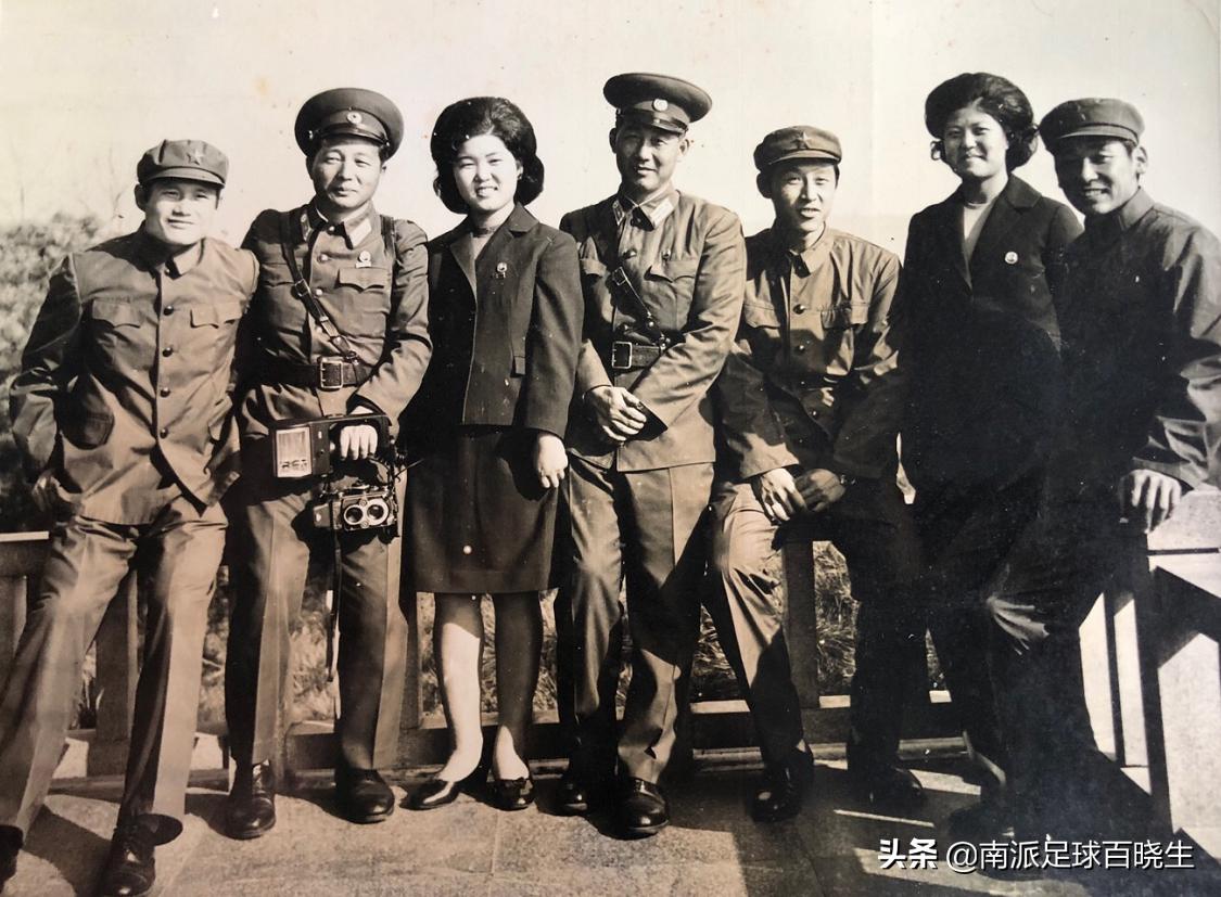 闄堜害鏄庝緺瀹㈣鐓х墖,渚犲琛岄檲浜︽槑涓撹