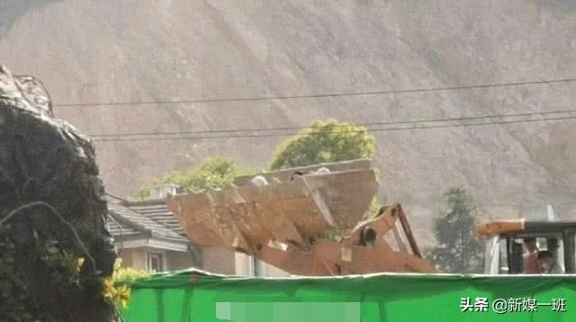 皓衣行被站姐埋伏,皓衣行路透爬楼梯