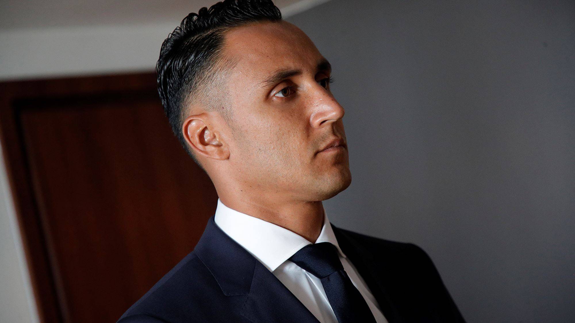 浼婂崱灏旇开缁害鐨囬┈,浼婂崱灏旇开绛剧害椹珵浜嗗悧