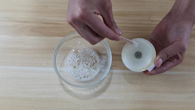 鸡蛋清加洗衣液真的能成功吗,鸡蛋清和洗衣液可以混用吗