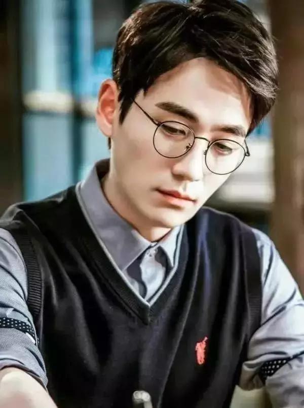 娱乐圈四大丑帅男星出炉，极限兄弟帮互掐，网友吵翻了……