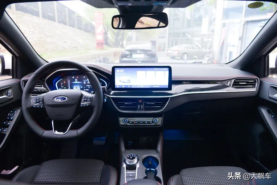 现在的福克斯是几缸,福克斯为什么变得不一样