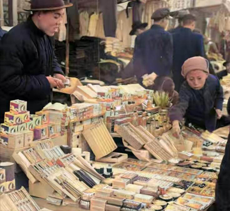 怀念一下以前穿过的旧衣服,小时候穿过时的旧衣服