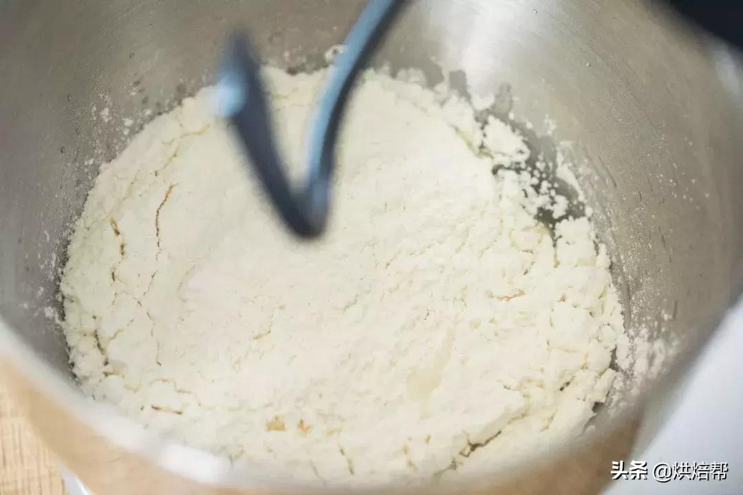 如何用烤箱烤芝麻烧饼,老北京麻酱芝麻烧饼的烤箱做法