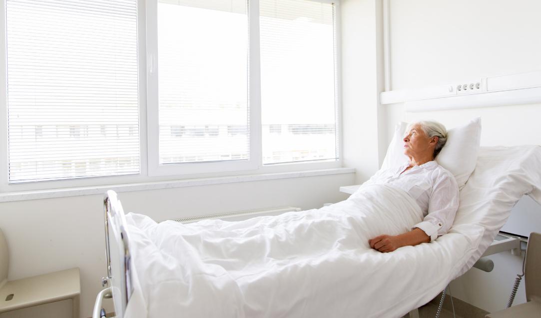 如何照顾失能失智父母,颐安陪护有限责任公司