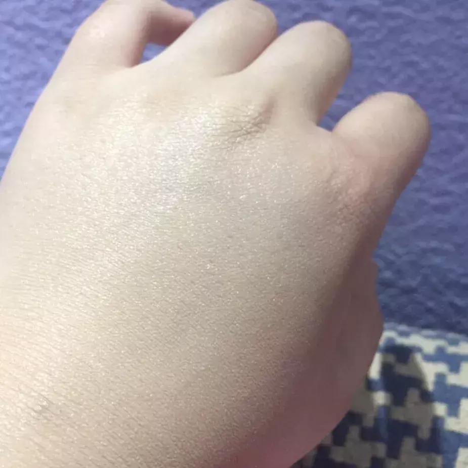 自带磨皮特效粉底液,自带磨皮效果的粉底液