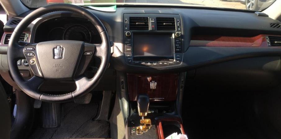 二手皇冠哪年的皇冠最值得购买,2017年皇冠2.5l现在二手多少钱