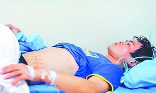 安徽17岁高中生，2万卖肾买苹果手机获巨额赔款，现在过得怎么样