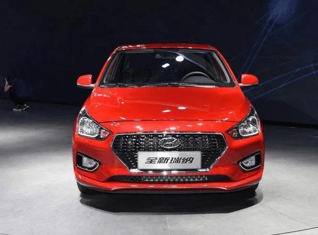 不要尊严了？现代瑞纳一口气跌至4万，外观油耗是亮点