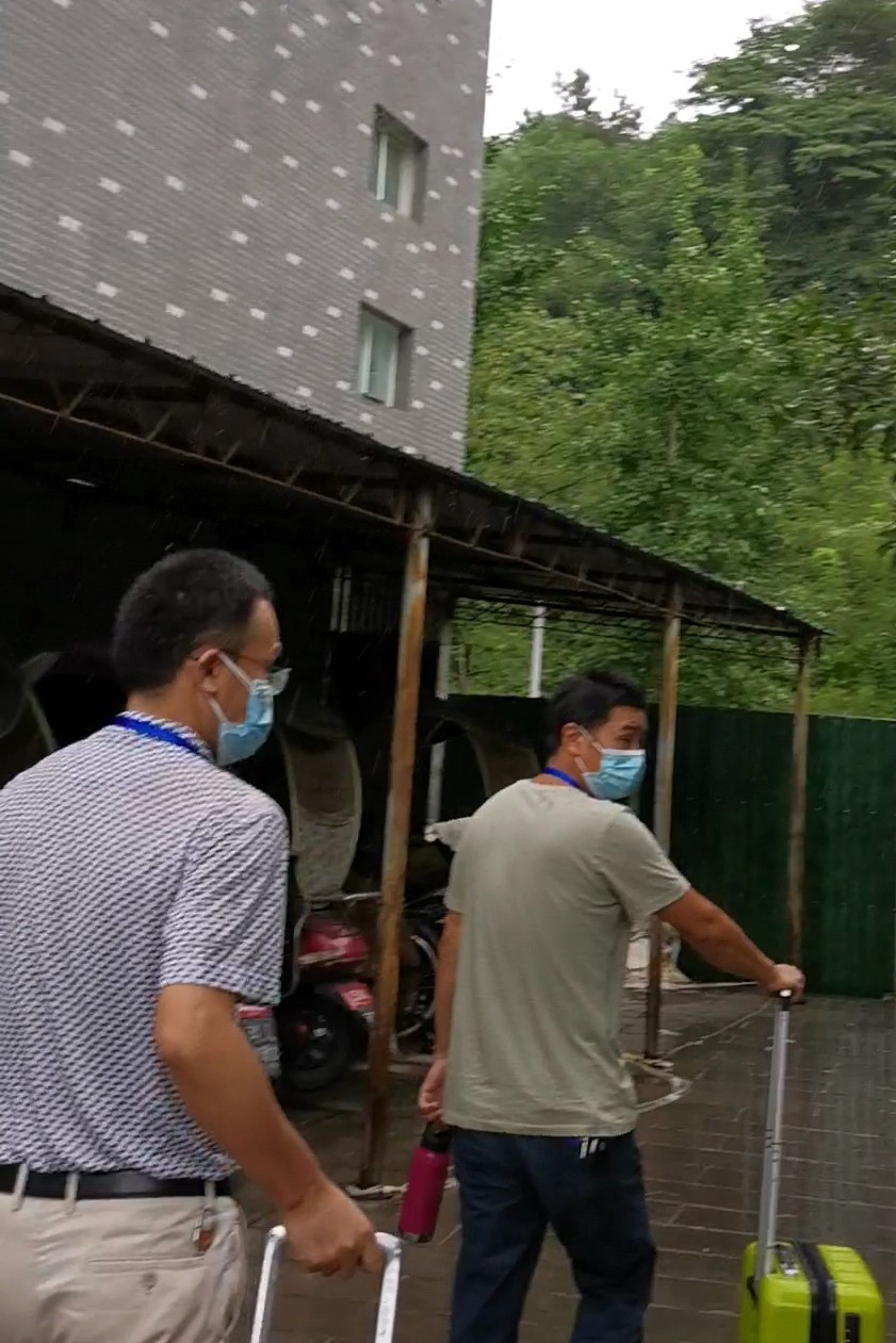 奋战疫情一线的医护们,抗击疫情奋战一线医护