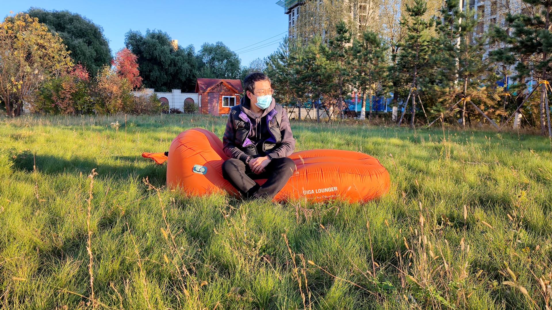 反射镜面一键充气床测评,自动充气床视频