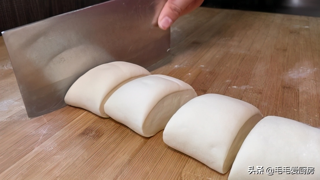 蒸包子诀窍告诉你不要直接上蒸笼,蒸包子要咋蒸不粘