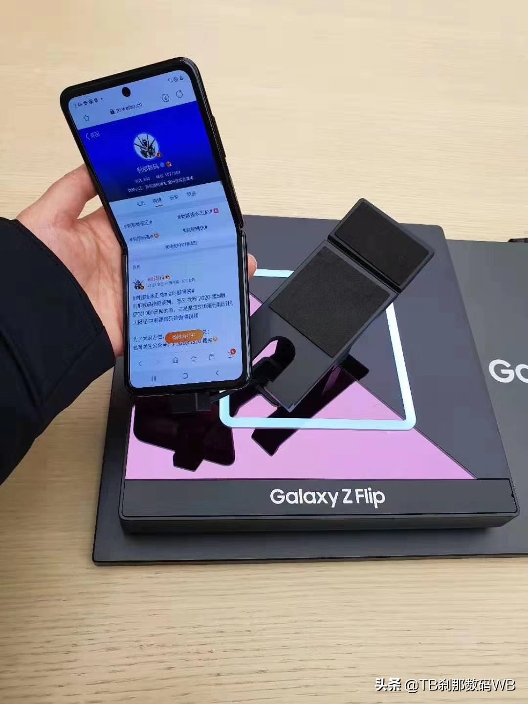 折叠屏手机galaxyfold25g,galaxy折叠新机