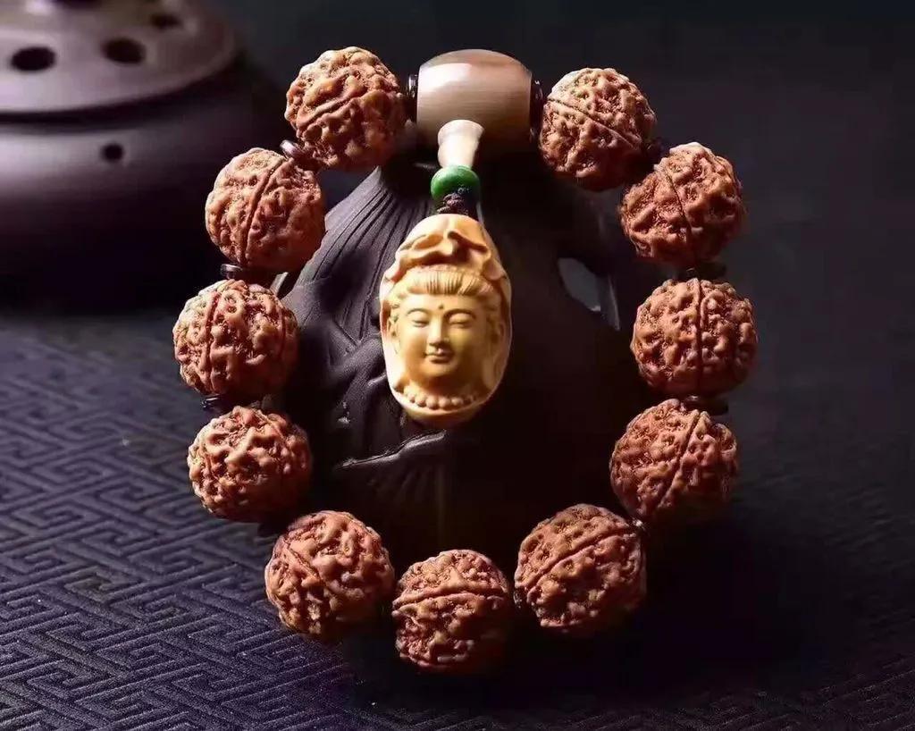 什么材质手串值得盘玩,皮灰木手串值得盘玩吗