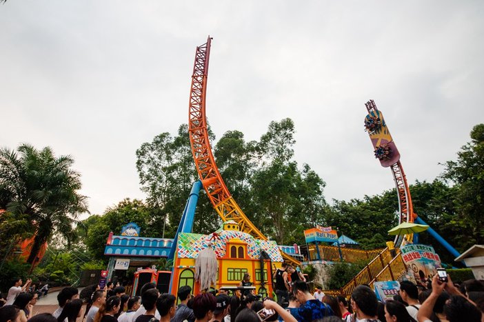 广州长隆水上乐园巨洪峡第一视角,广州长隆适合小朋友玩的水上乐园