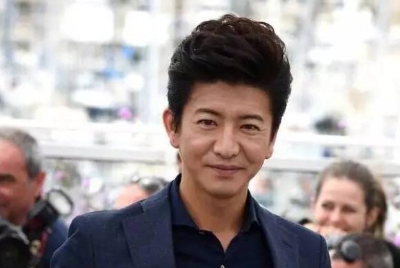 吴尊户外旅游,吴尊海边