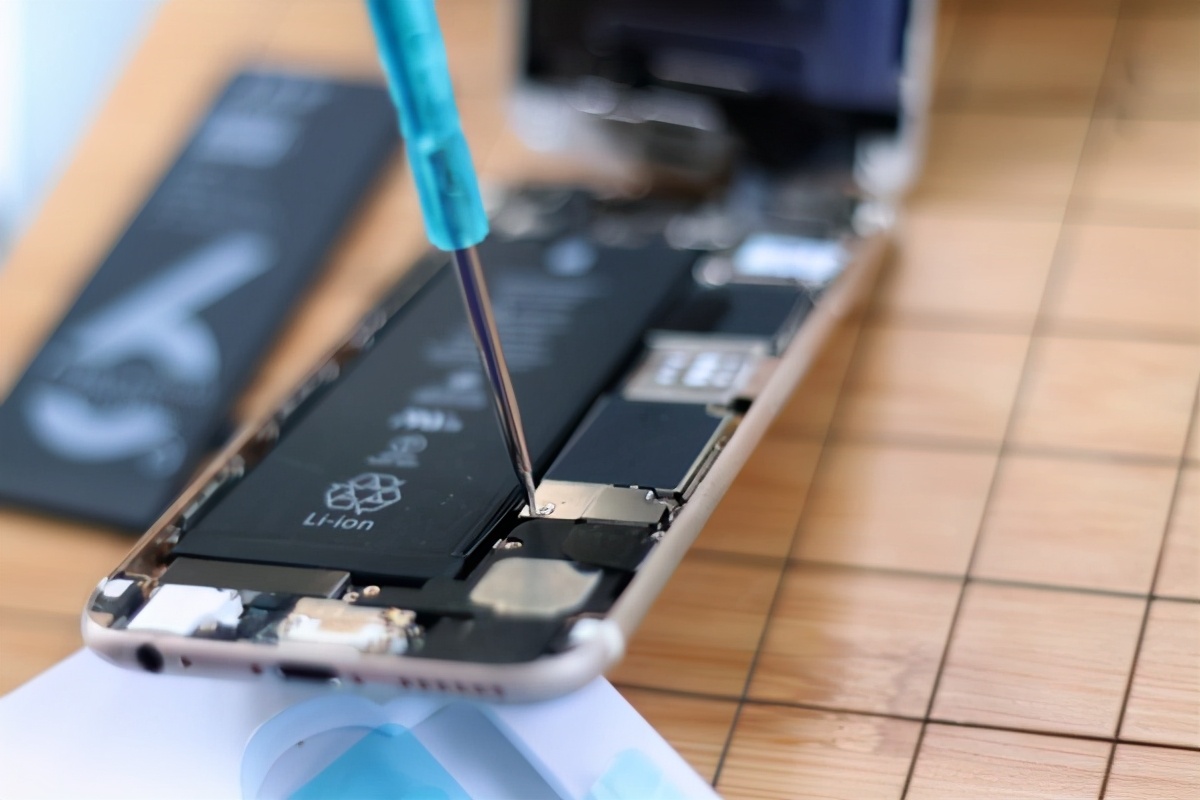 进一步封杀第三方配件，苹果再下狠手：这次是摄像头加密