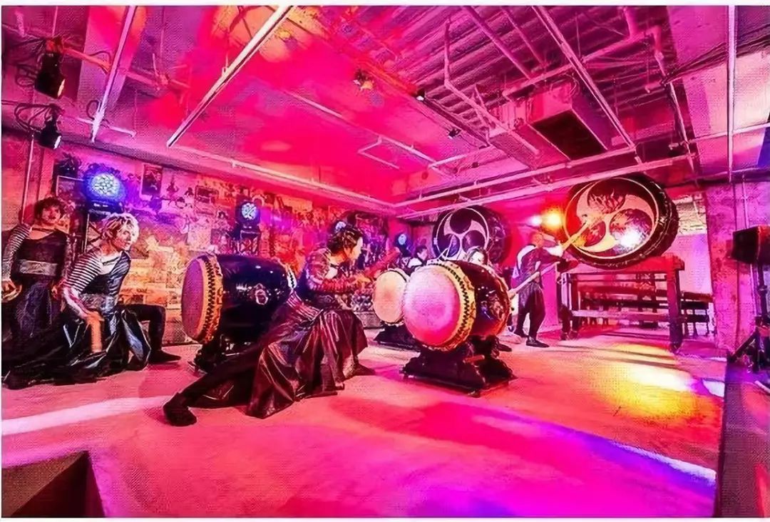 从濒临倒闭到年营收25亿,从濒临倒闭到市值266亿