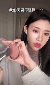 适合圆脸微胖的女生,微胖型女生显老