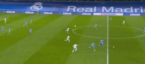 皇马2比1巴列卡诺本泽马进球,本泽马西甲12次对阵巴列卡诺