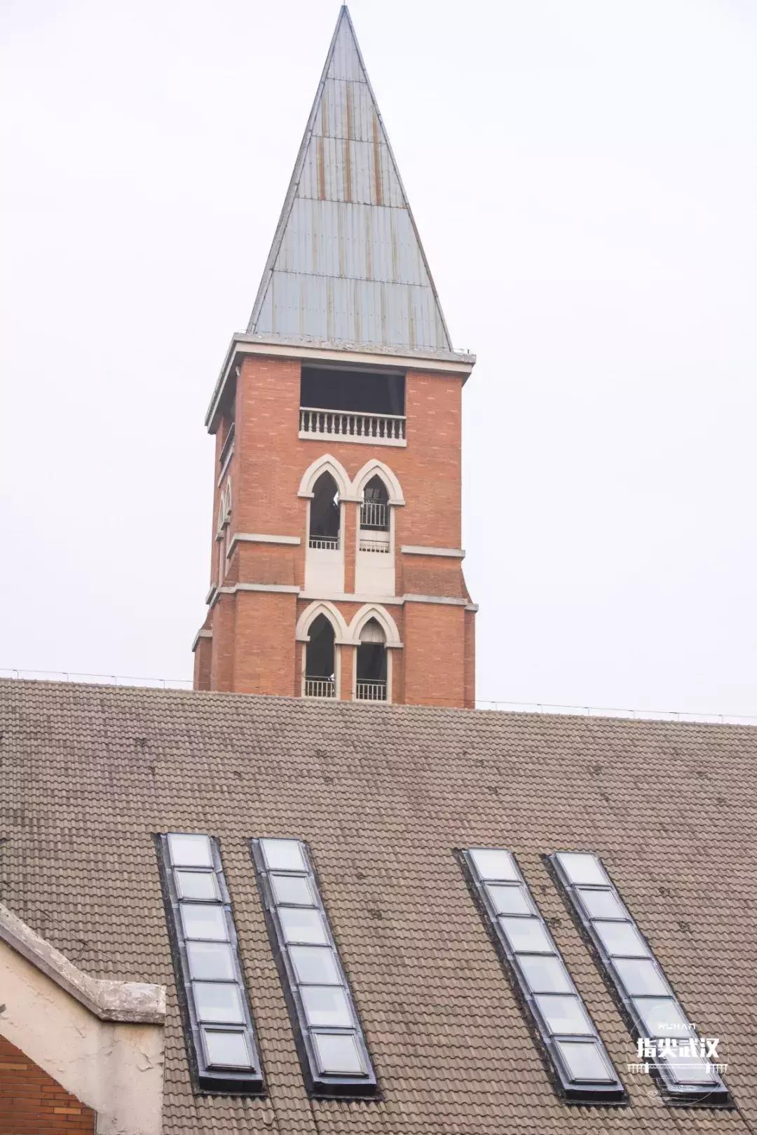 我在汤逊湖畔的华农楚天学院，剪一段复古的小时光