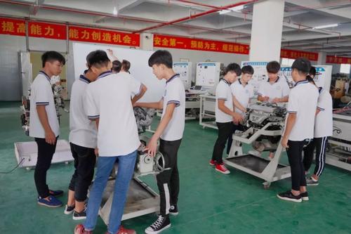 初中毕业考不上高中的孩子该咋办,17岁初中没毕业有什么出路