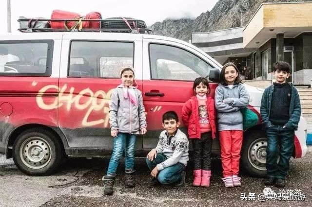 三个95后开五菱车,95后开着面包车环游世界