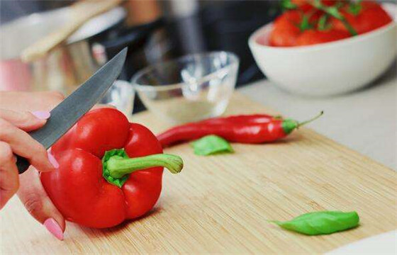 手被辣椒辣了怎么快速不辣,手被辣椒辣到用什么方法可以消除