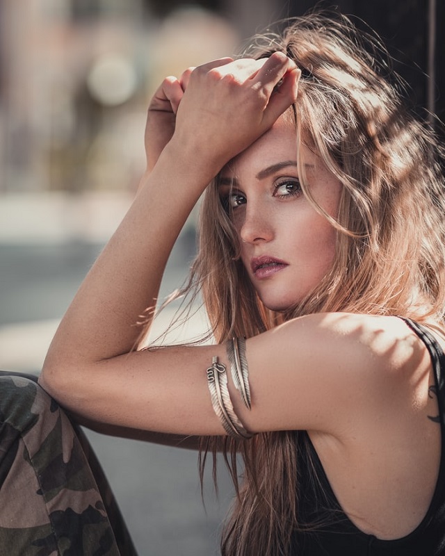 形容一个人长得丑怎么幽默形容,用英语如何委婉的说别人丑