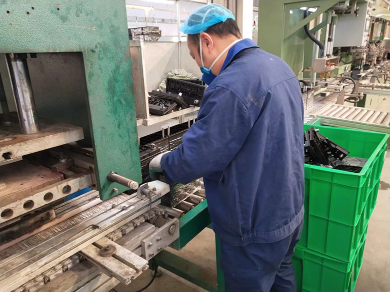 铅酸电池断格怎么修复,电池修复过程中断开如何再次修复