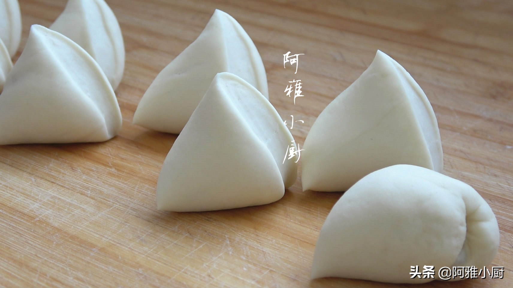 包子的家常做法，方法简单实用，雪白饱满不塌陷，步骤详细讲解