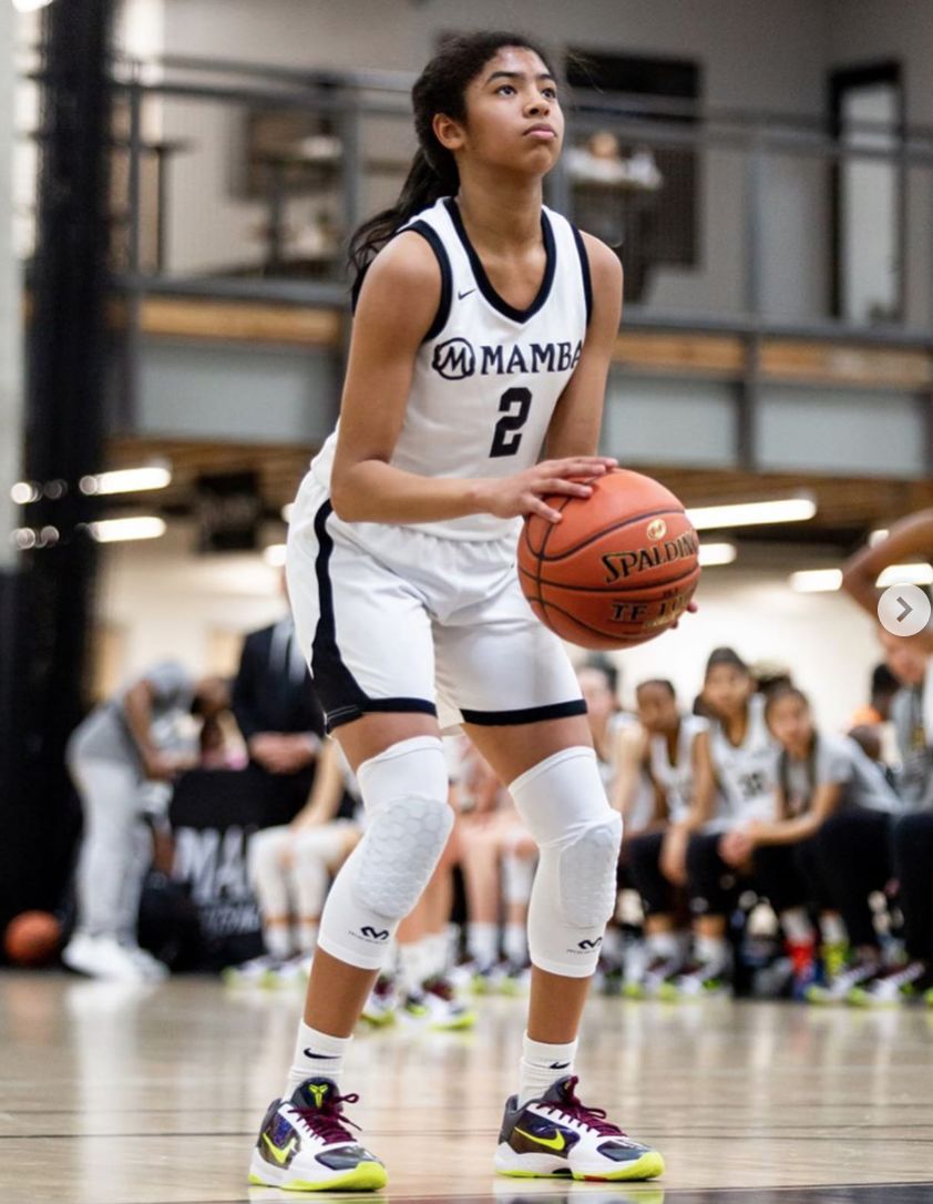 科比穿乔丹鞋的故事,科比篮球故事完整视频