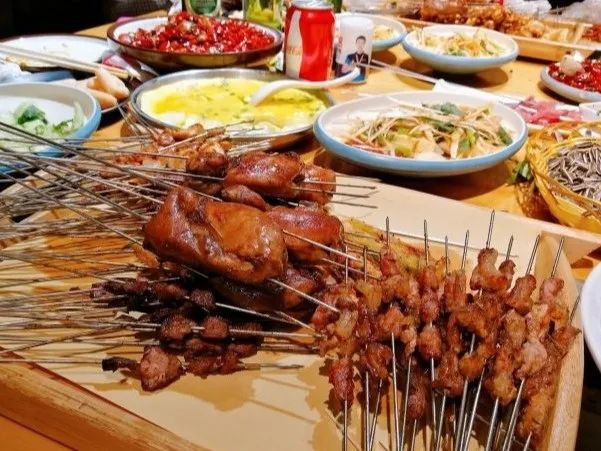 东北的烤串店,烤串店复工卖6000串