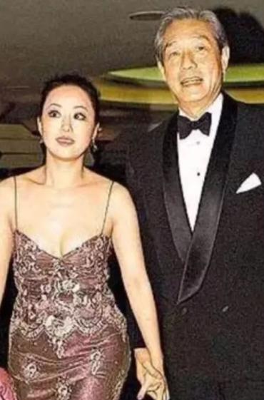 钟镇涛历任女友,钟镇涛故事