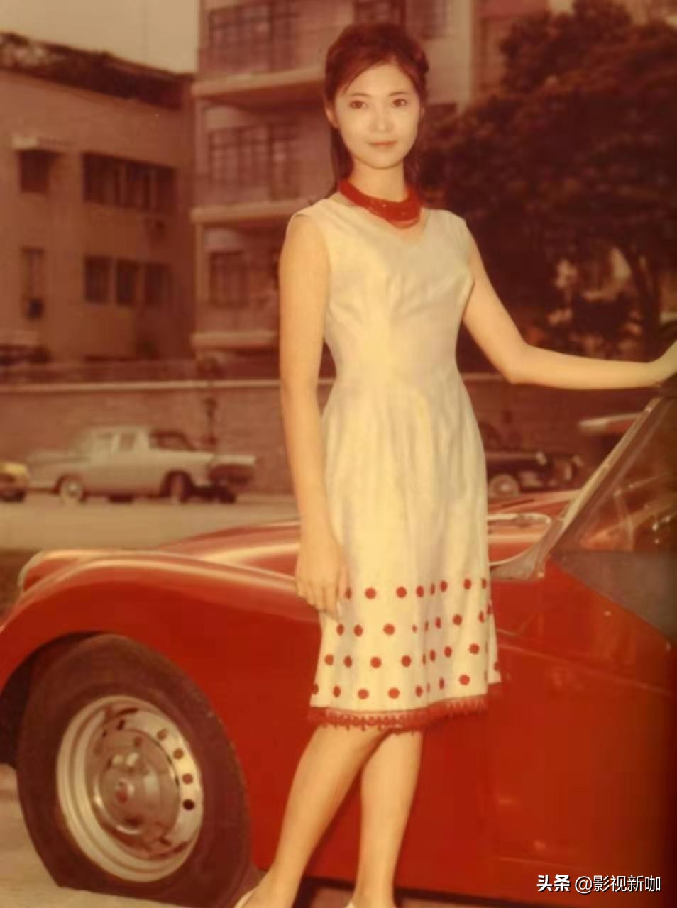 谢贤1993年拜年,谢贤拥抱孙子