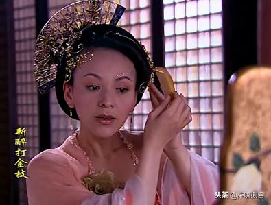 古装女子对镜梳妆打扮谁更美,盘点古装美人对镜梳妆
