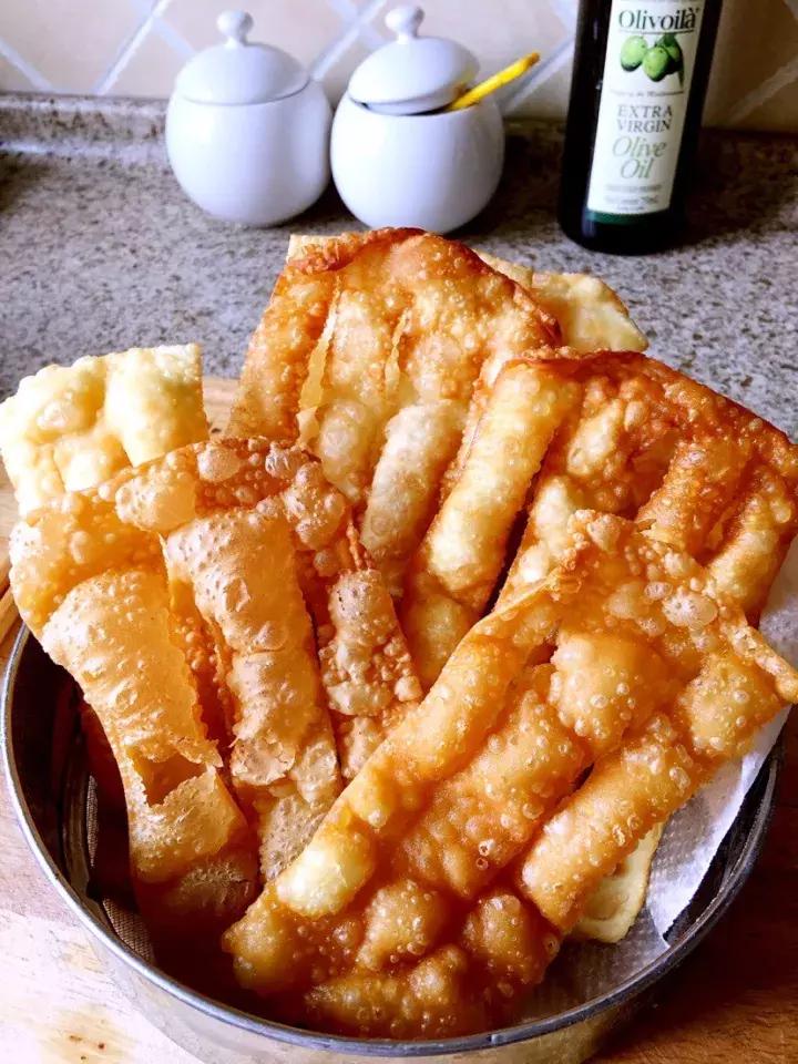 天津特色美食天津煎饼果子 (天津风味小吃三绝)