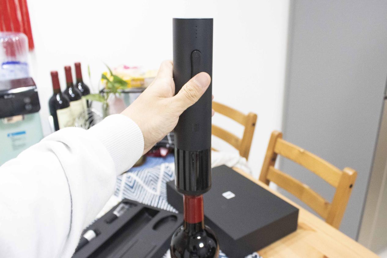 便携式红酒开瓶器,轻轻按一下立马开瓶