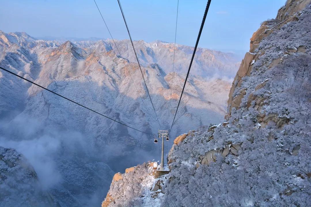 华山雾凇奇观在哪里,高空缆车赏雾凇