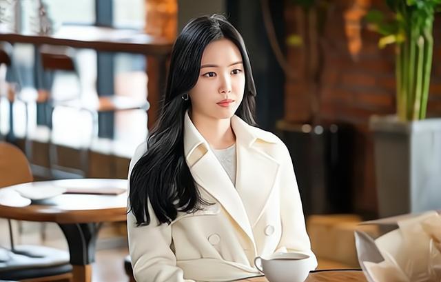 女子给前任发结婚请柬,给前任寄自己的结婚请柬