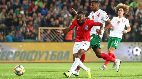 车轮被撞成这样人却毫发无伤，阿圭罗请把你的好运气带回英超赛场