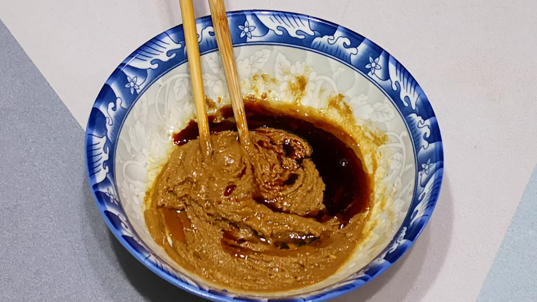 调稀芝麻酱的方法和技巧,调稀芝麻酱的必备小知识